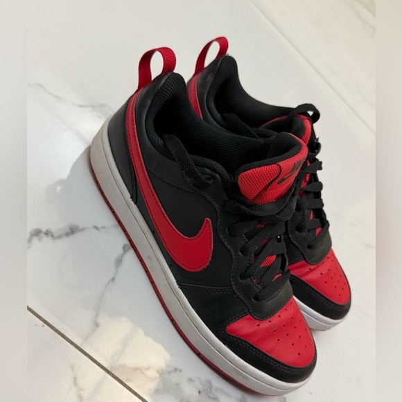 Nike Kids Black and Red Sneakers - Picture 4 of 5